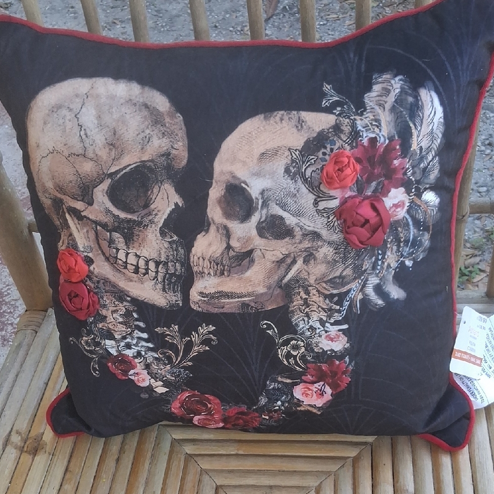Ashland Pillow